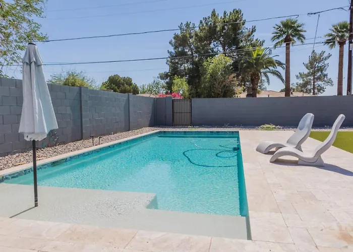 Modern Arcadia Lite Oasis Pool Heater Bbq Holiday home *